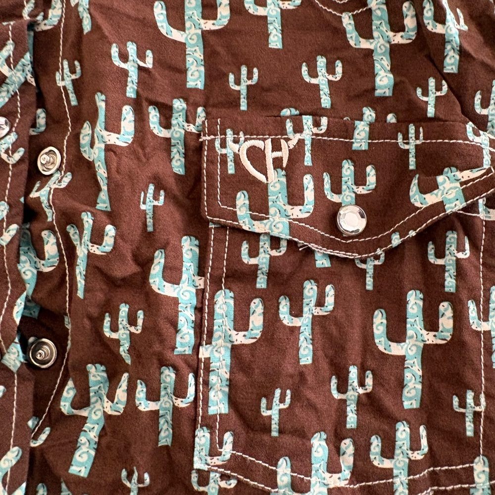 Cowgirl hardware women’s extra  large Brown Shirt with Cactus Print - Picture 6 of 9